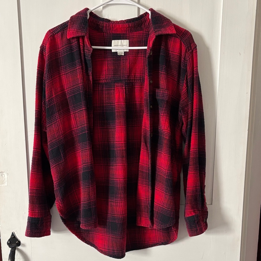 American Eagle Outfitters Red and Black Plaid Button-Up Shirt